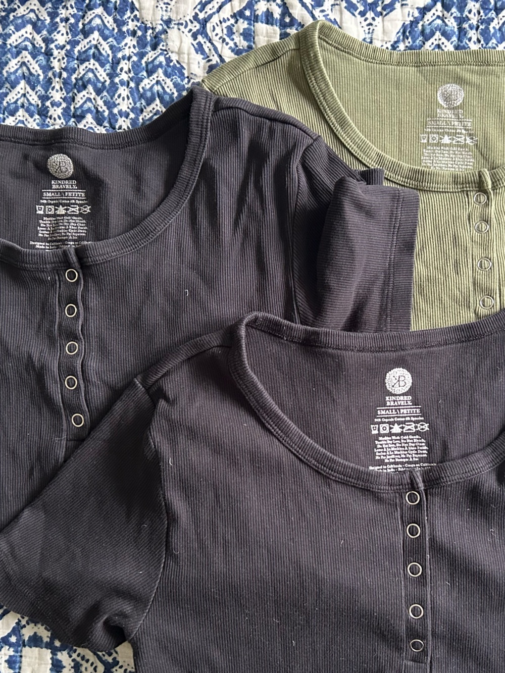 Kindred Bravely Women’s organic cotton nursing shirt set of 3 size small
